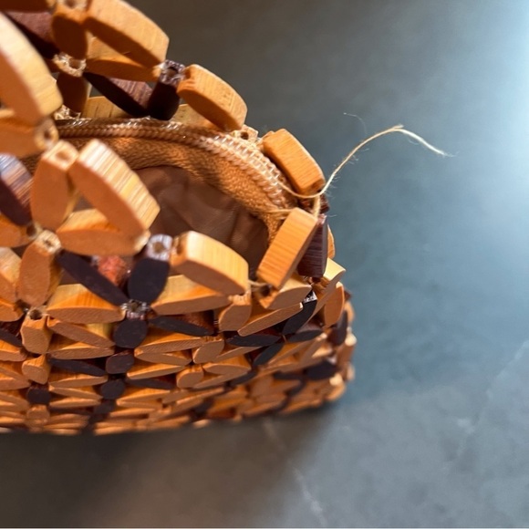 Wooden daisy macrame handbag - Picture 10 of 13